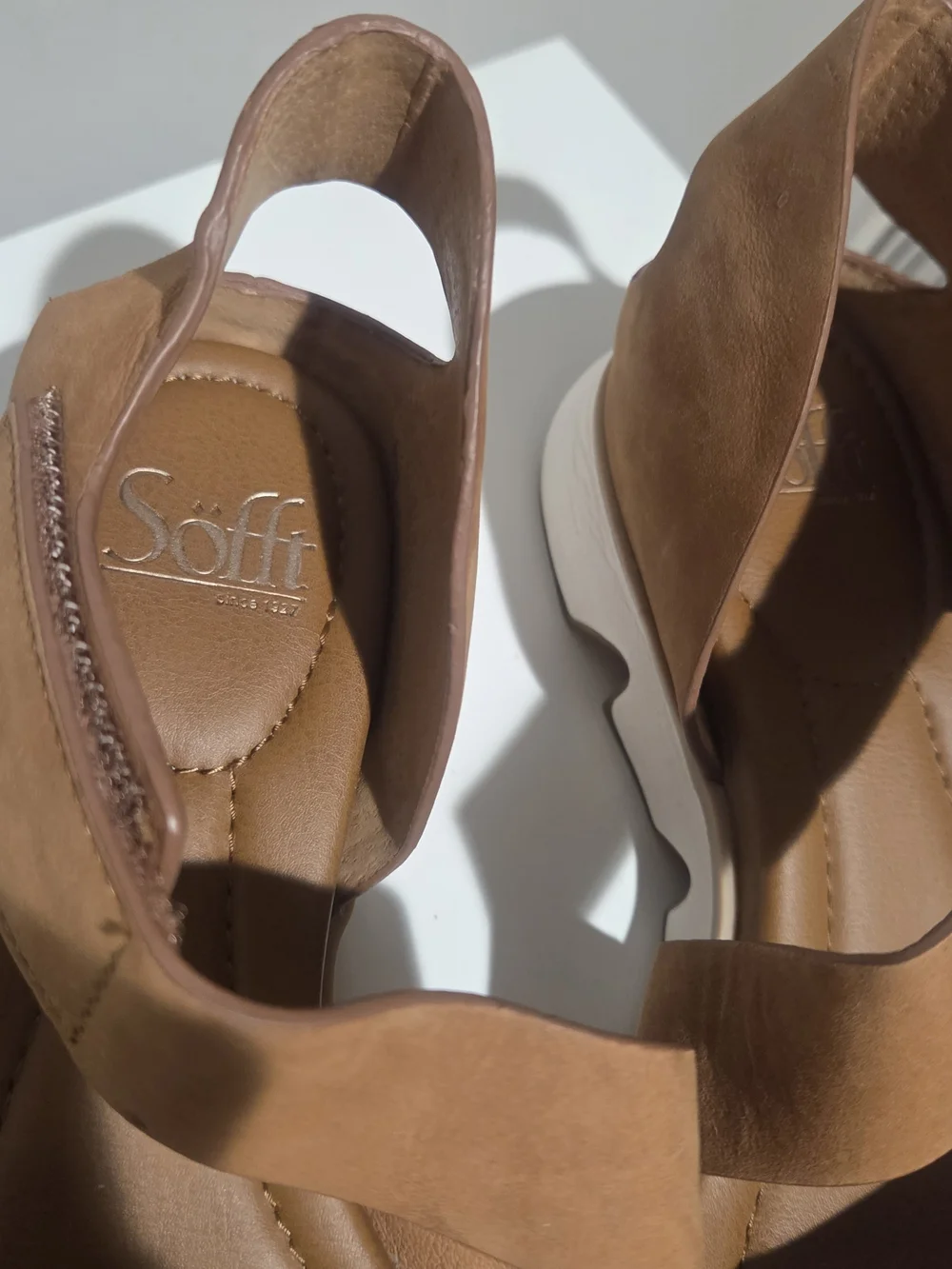 Sofft Khell Leather Wedge Sandal Tan Luggage Size 8.5M (Fits 8) - Excellent Cond